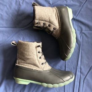 Serra Duck Boots